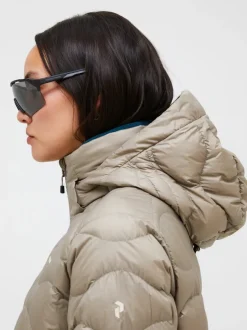 Peak Performance Helium Down Coat Avid Beige