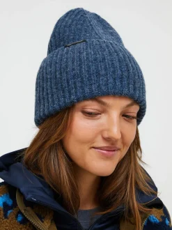 Peak Performance Mason Hat Mountain Lake